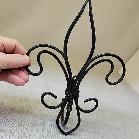 Black Metal Fleur-de-Lis Wall Decor Hooks, 2 Paris Eiffel Tower Ornaments - Picture 4 of 7